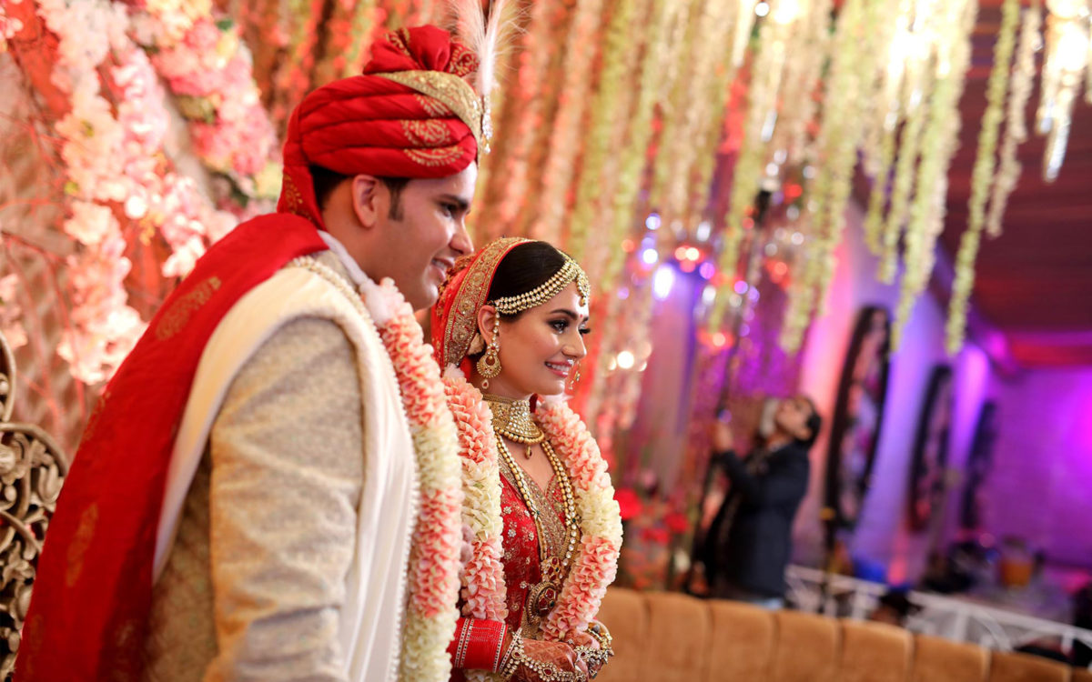 Why Hire Professional Photographers in Delhi for Your Wedding’s Small Functions